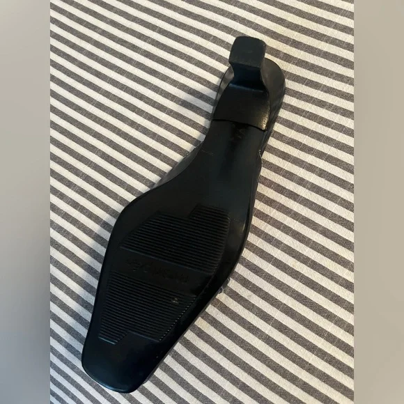 Mario’s Blue leather uppers slip on heels. Like new, in box. 2 1/4” heel - Picture 3 of 6